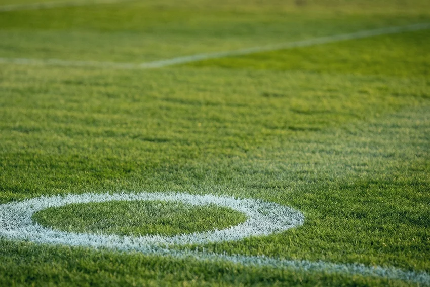 乐鱼平台前线 哈兰德赛后被换下直接走向球员通道瓜迪奥拉回应只是战术安排